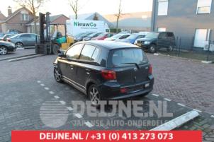 Toyota Yaris Tür 4-türig links hinten O285746 foto 2
