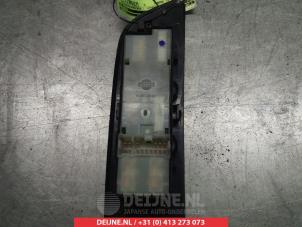 Nissan Terrano Kombischalter Fenster O311687 foto 2
