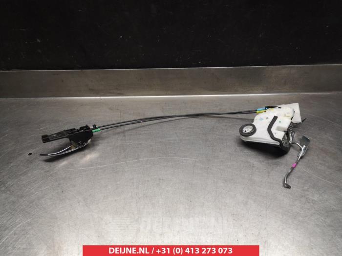 Suzuki Baleno Deurslot Mechaniek 4Deurs links-achter O280503