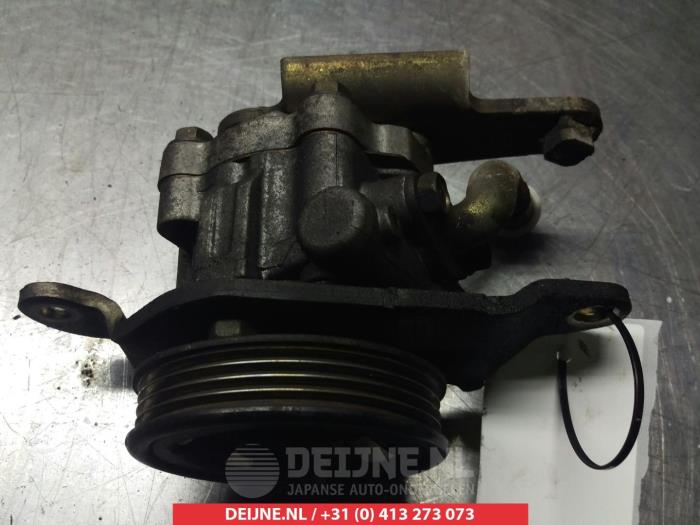 Gebruikte Pomp Servo Nissan Micra (K11) 1.4 16V Prijs € 35,00 Margeregeling aangeboden door V.Deijne Jap.Auto-onderdelen BV