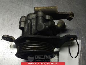 Gebruikte Servopomp Nissan Micra (K11) 1.4 16V Prijs € 35,00 Margeregeling aangeboden door V.Deijne Jap.Auto-onderdelen BV