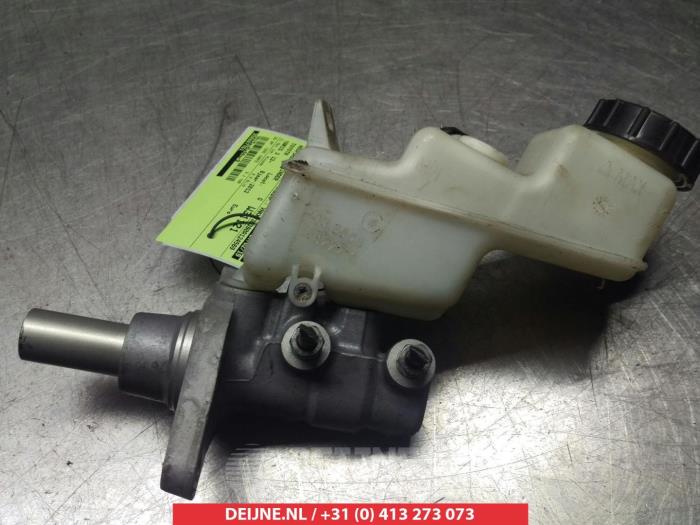Toyota Yaris Hoofdremcilinder O337112