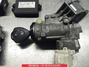 Toyota Yaris Engine management computer O345589 photo 3