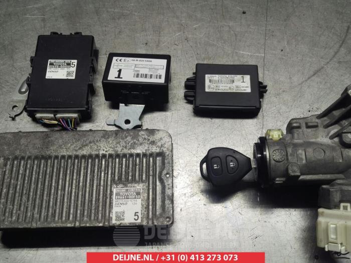 Toyota Yaris Kontaktslot+Sleutel O336100