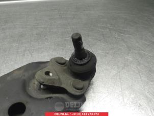 Toyota Prius Querlenker unten links vorne O381847 foto 3