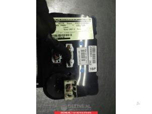 Hyundai I30 Kachel Bedieningspaneel O305561 foto 2