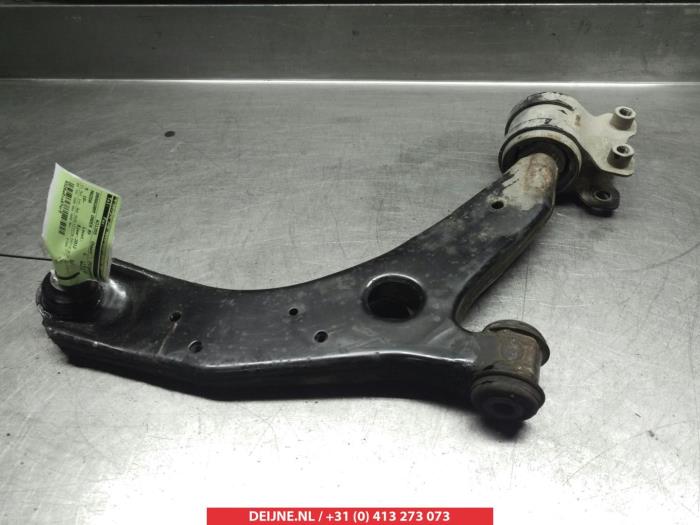 Mazda 5 Draagarm onder rechts-voor O382053