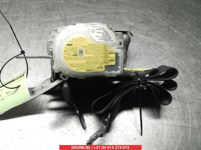 Toyota Verso Front seatbelt, right O315480