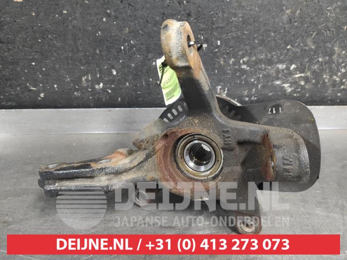 Suzuki Celerio Fusee rechts-voor O324041