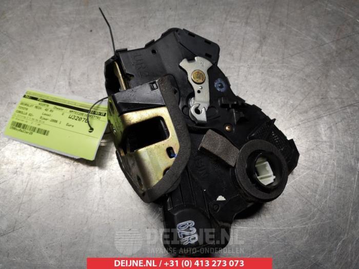 Toyota Corolla Deurslot Mechaniek 4Deurs rechts-voor O281216