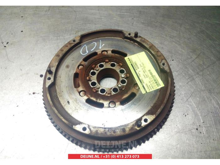 Gebruikte Vliegwiel Toyota Corolla (E12) 2.0 D-4D 16V 116 Prijs € 50,00 Margeregeling aangeboden door V.Deijne Jap.Auto-onderdelen BV