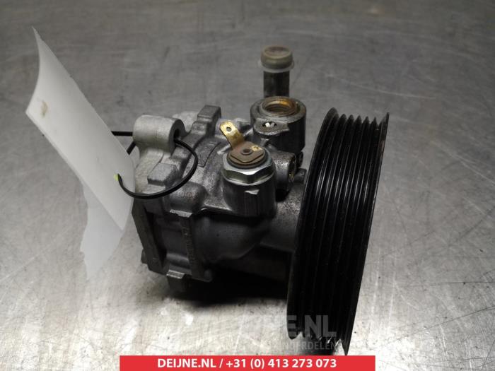 Gebruikte Pomp Servo Mitsubishi Lancer Sportback (CX) Prijs € 35,00 Margeregeling aangeboden door V.Deijne Jap.Auto-onderdelen BV