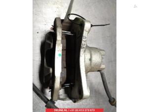 Mitsubishi Lancer Remklauw (Tang) rechts-voor O326452 foto 2