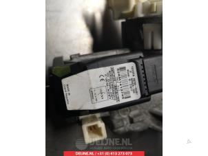 Toyota Yaris Kontaktslot+Sleutel O336108 foto 2