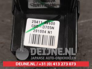 Nissan Primera Electric window switch O311296 photo 3