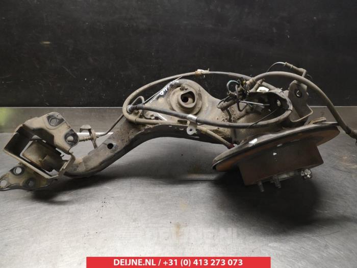 Nissan Juke Achsschenkel links hinten O380383