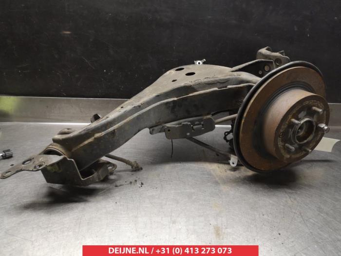 Nissan Juke Achsschenkel rechts hinten O382949