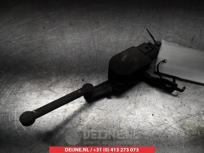 Nissan Qashqai+2 Xenon hoogteregelaar O266825