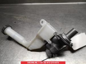Nissan Pulsar Master cylinder O336608 photo 2