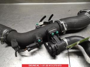 Hyundai Kona Intercooler Rohr O339403 foto 2