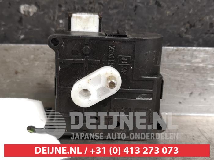 Toyota Avensis Heizventil Motor O368455
