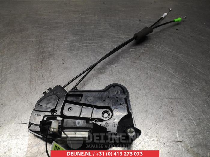 Toyota Aygo Deurslot Mechaniek 4Deurs links-voor O279896