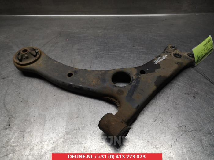 Toyota Prius Draagarm onder links-voor O381790