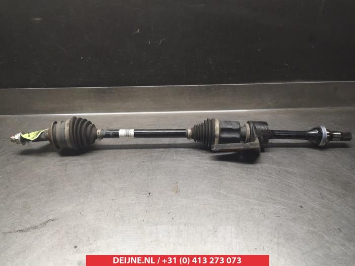 Suzuki Swift Aandrijfas rechts-voor O320012