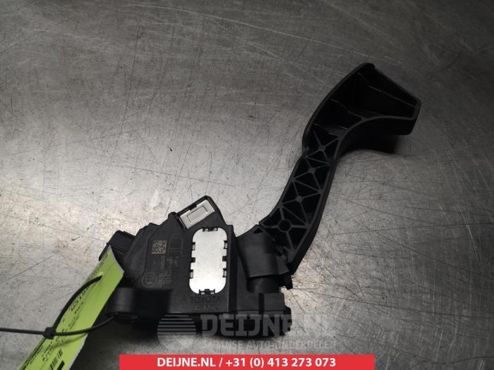 Toyota Rav-4 Accelerator pedal O314506