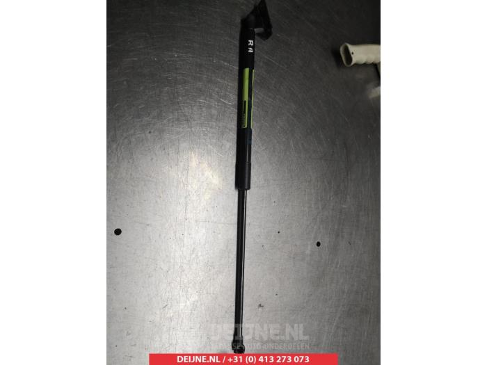 Toyota C-HR Rear gas strut, right O295517