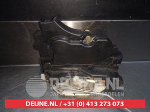 Mitsubishi Lancer Front door lock mechanism 4-door, right O280982 photo 2