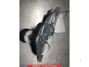 Suzuki Swift Ruitenwissermotor achter O301376 foto 2