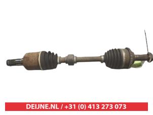 Gebruikte Aandrijfas links-voor Mazda 6 (GG12/82) 2.0 CiDT 16V Prijs € 50,00 Margeregeling aangeboden door V.Deijne Jap.Auto-onderdelen BV