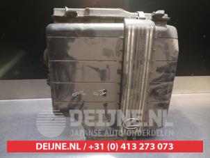 Gebruikte Luchtfilterhuis Lexus IS (E1) 200 2.0 24V Prijs € 25,00 Margeregeling aangeboden door V.Deijne Jap.Auto-onderdelen BV