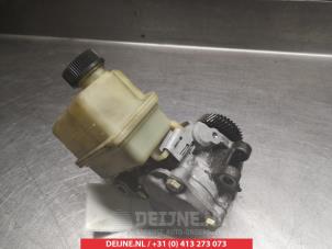 Mazda 6 Power steering pump O330819 photo 3