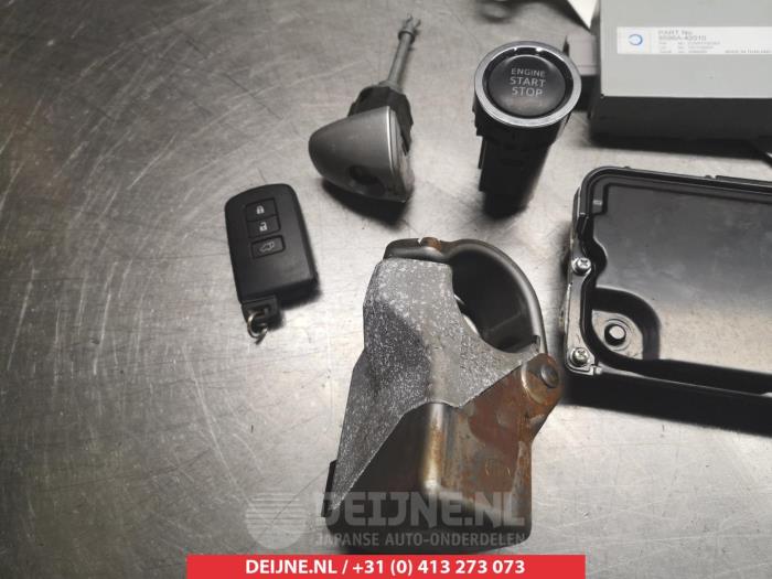 Toyota Rav-4 Kontaktslot+Sleutel O336062