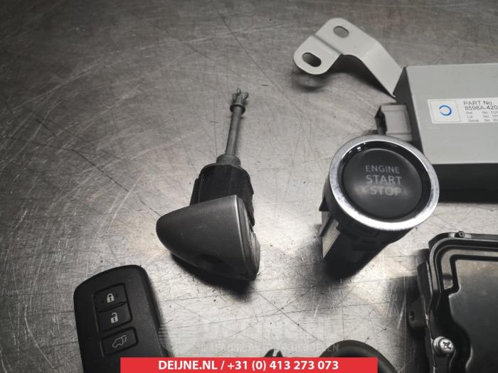 Toyota Rav-4 Slotenset Cilinder (compleet) O278935