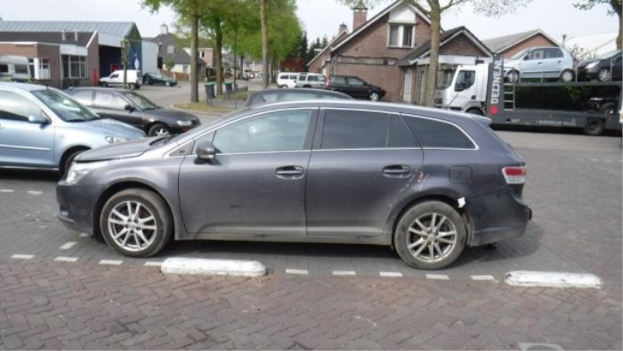 Toyota Avensis Portier 4Deurs links-achter O285845