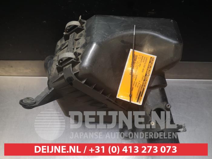 Toyota Avensis Verso Luftfiltergehäuse O357349