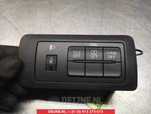 Gebruikte ESP Schakelaar Mazda CX-5 I (KE,GH) 2.2 SkyActiv-D 16V 2WD Prijs op aanvraag aangeboden door V.Deijne Jap.Auto-onderdelen BV