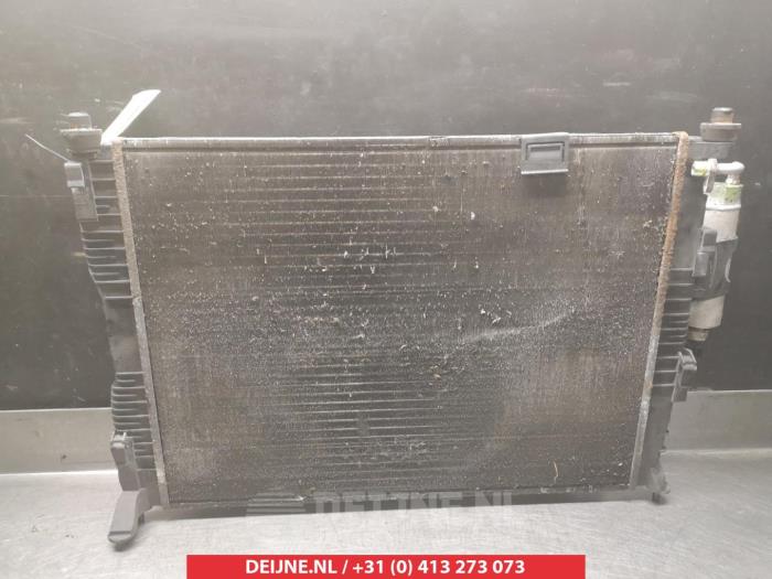 Gebruikte Radiateur Nissan Qashqai (J10) Prijs € 100,00 Margeregeling aangeboden door V.Deijne Jap.Auto-onderdelen BV