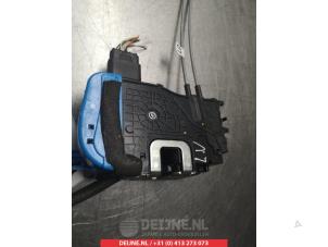 Hyundai Veloster Door lock mechanism 4-door, front left O279430 photo 2