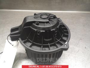 Hyundai Veloster Kachel Ventilatiemotor O366947 foto 2