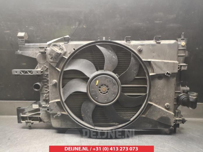 Radiateur van een Daewoo Cruze 1.8 16V VVT 2010