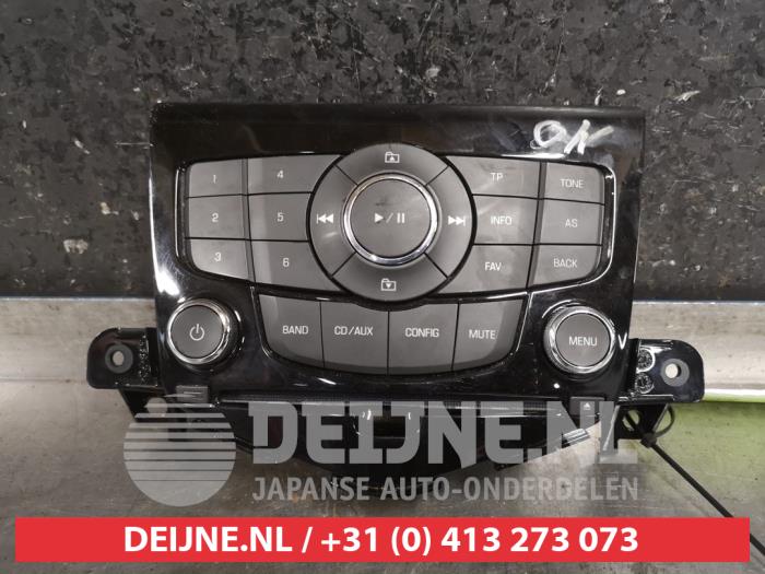 Chevrolet Cruze Radiobedienfeld O312567