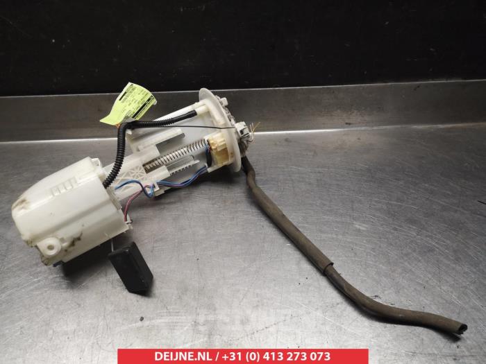 Gebruikte Tank element Pomp Toyota Verso 1.6 16V VVT-i Prijs € 75,00 Margeregeling aangeboden door V.Deijne Jap.Auto-onderdelen BV