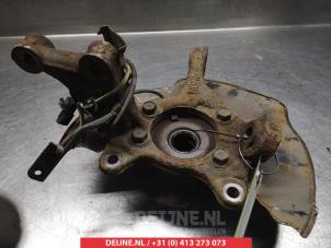 Toyota Avensis Knuckle, front right O324214 photo 2