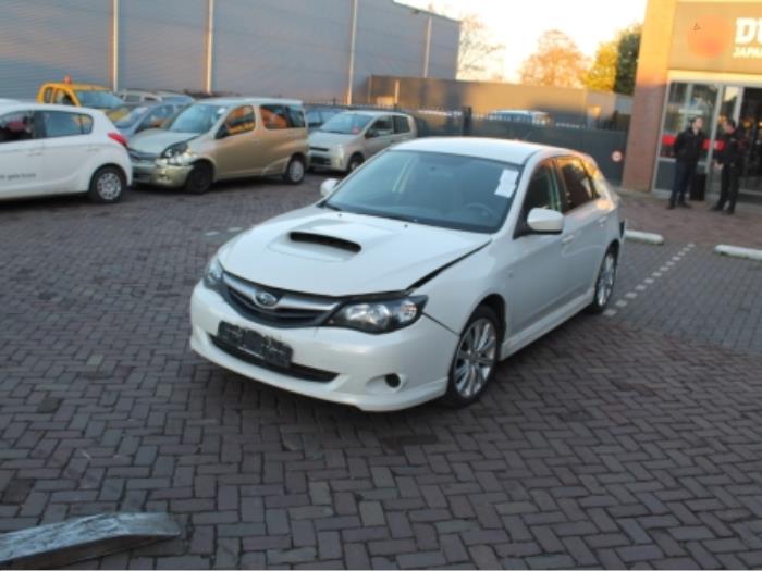 Subaru Impreza Tür 4-türig links vorne O272391