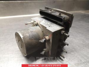 Toyota Corolla Verso ABS Pomp O338432 foto 2