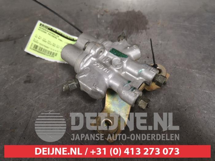 Nissan Primera EBD system O324355